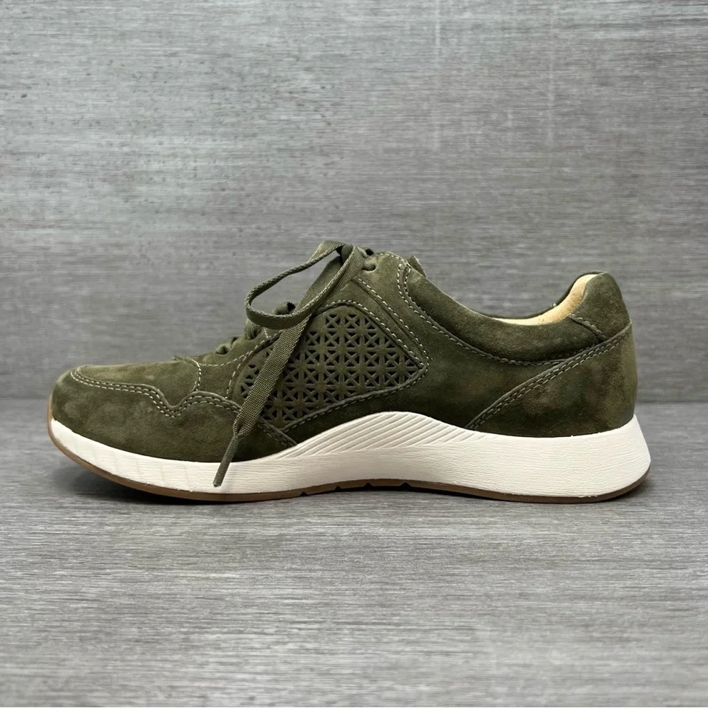 Dansko Catie Olive Green Suede Sneakers Shoe Size 38 = 7.5 - 8 Lace-Up Comfy EUC